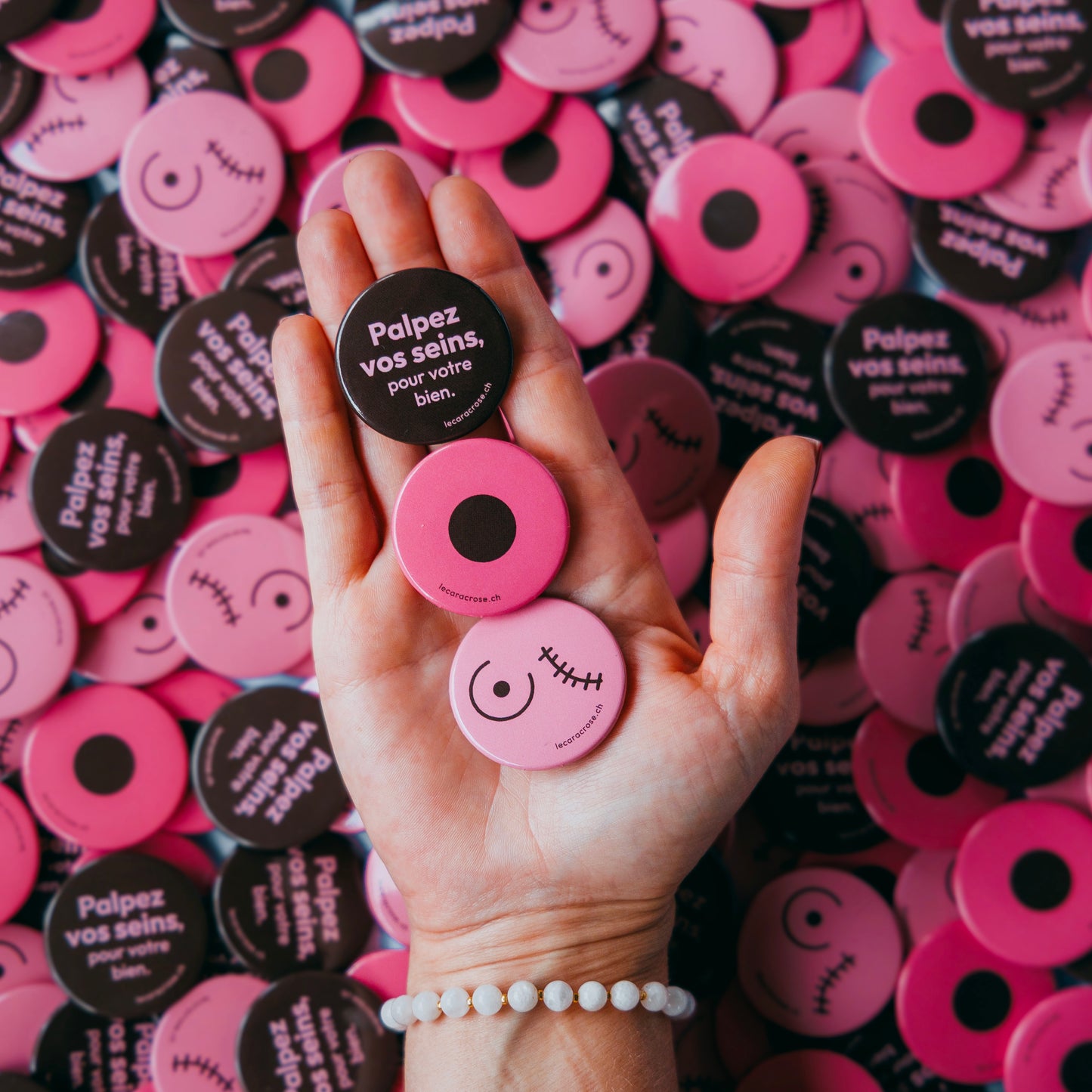 Trio de badges solidaires spécial « Le Carac Rose »