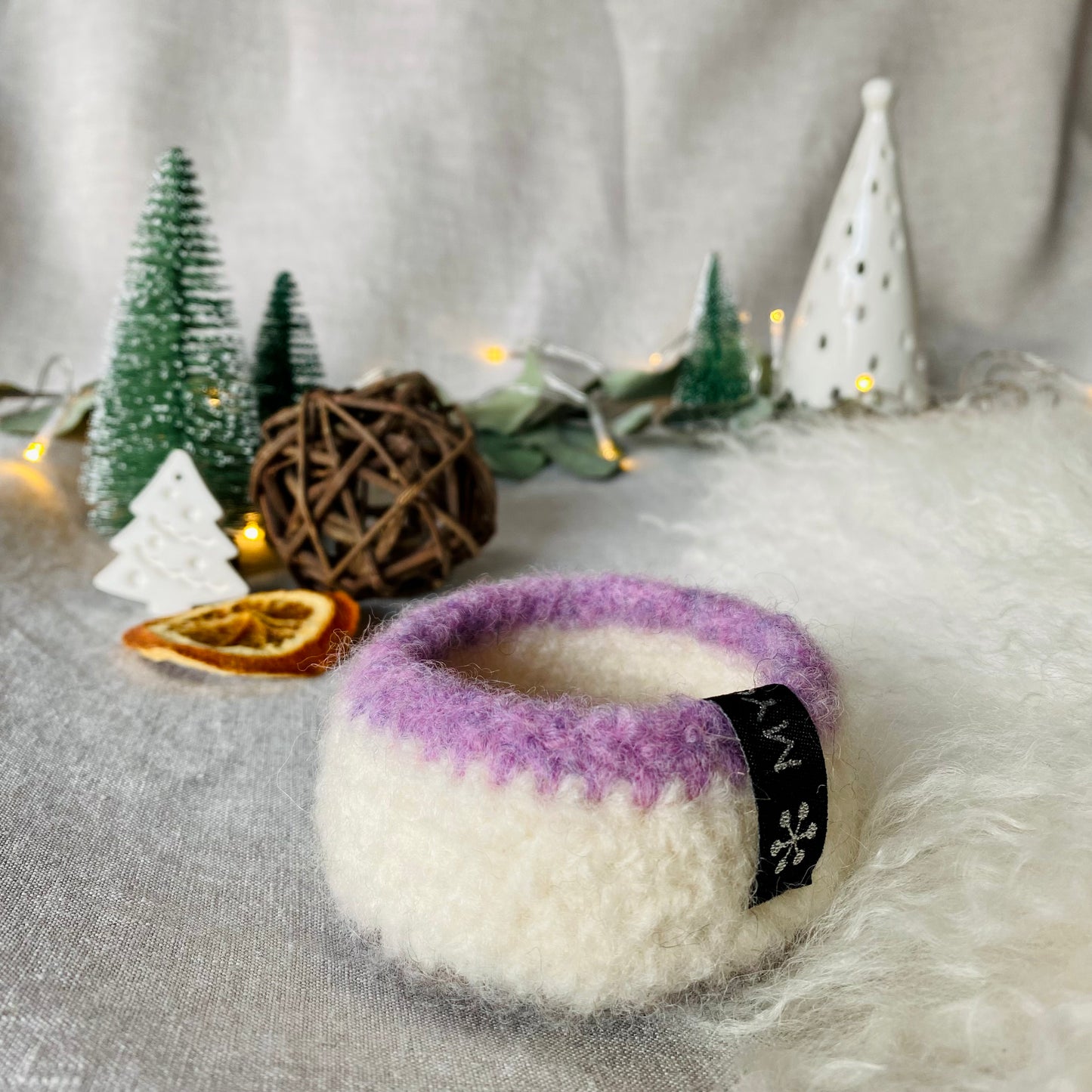 Panier "super mini boule" en laine feutrée