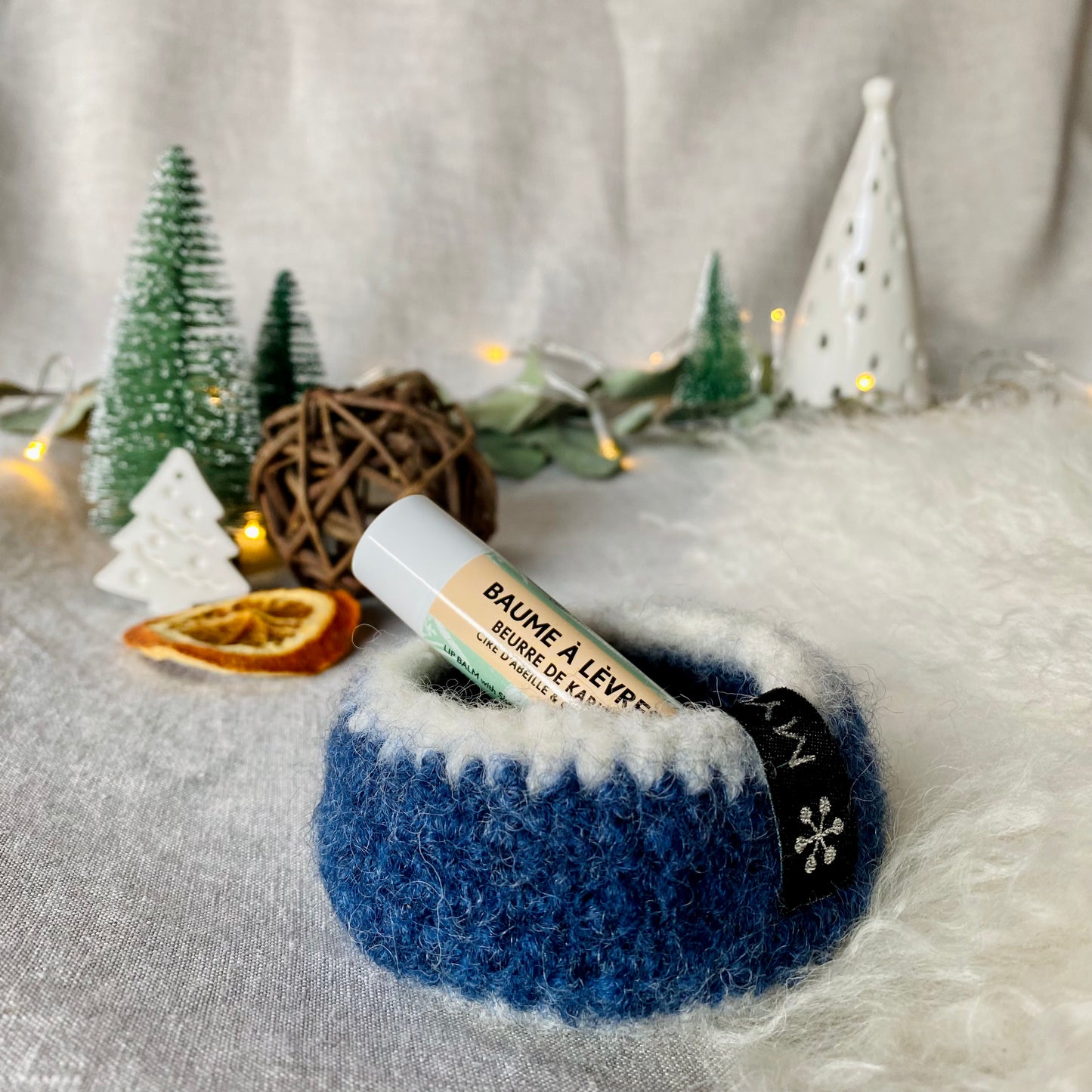 Panier "super mini boule" en laine feutrée