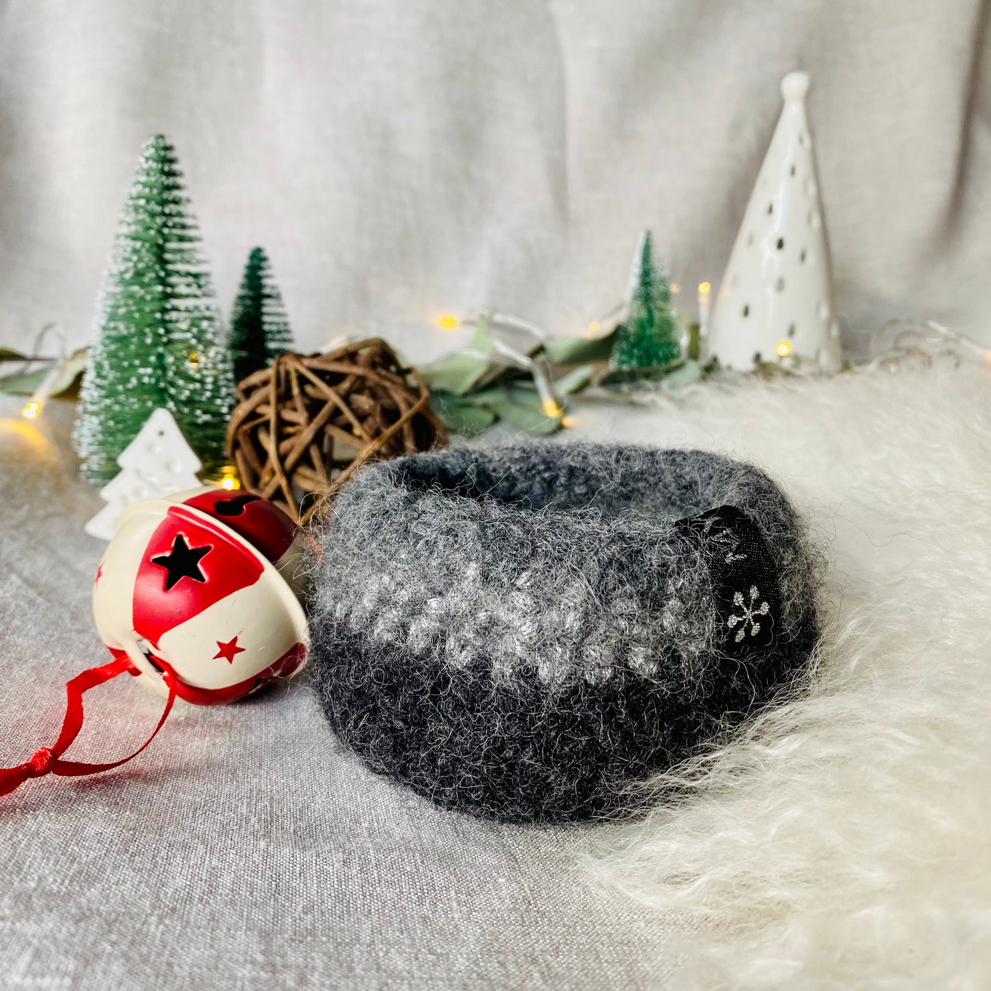 Panier "mini boule" en laine feutrée