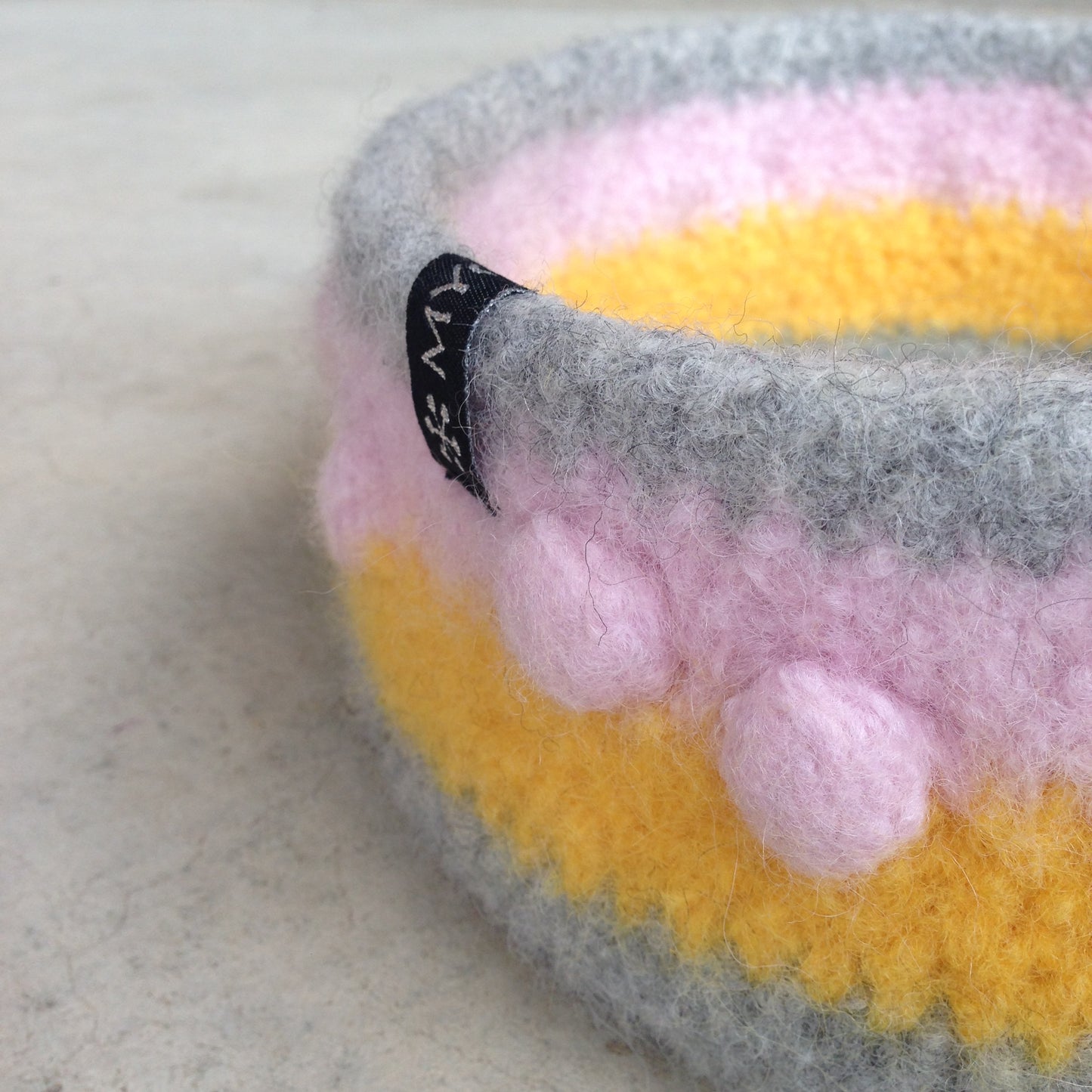 Panier en laine feutrée