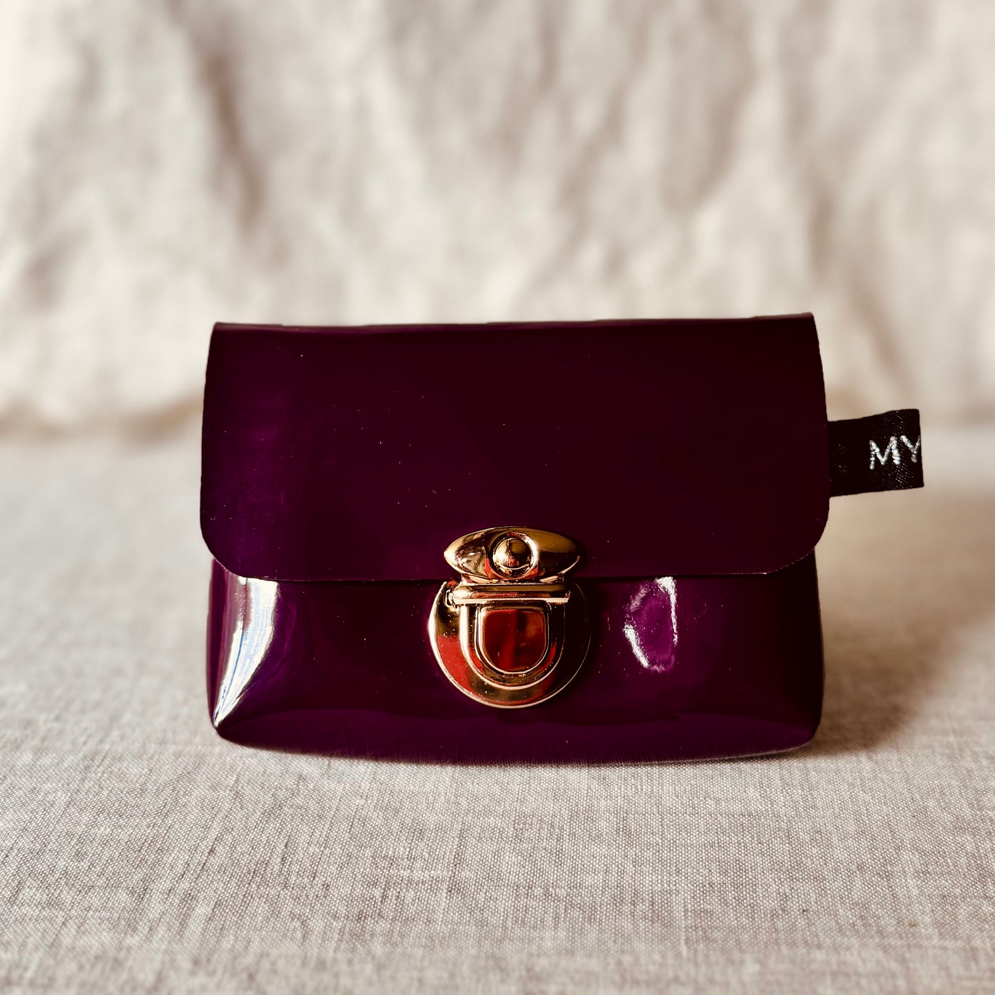 Mini Pochette en Simili Cuir – Pratique, élégante & scintillante !