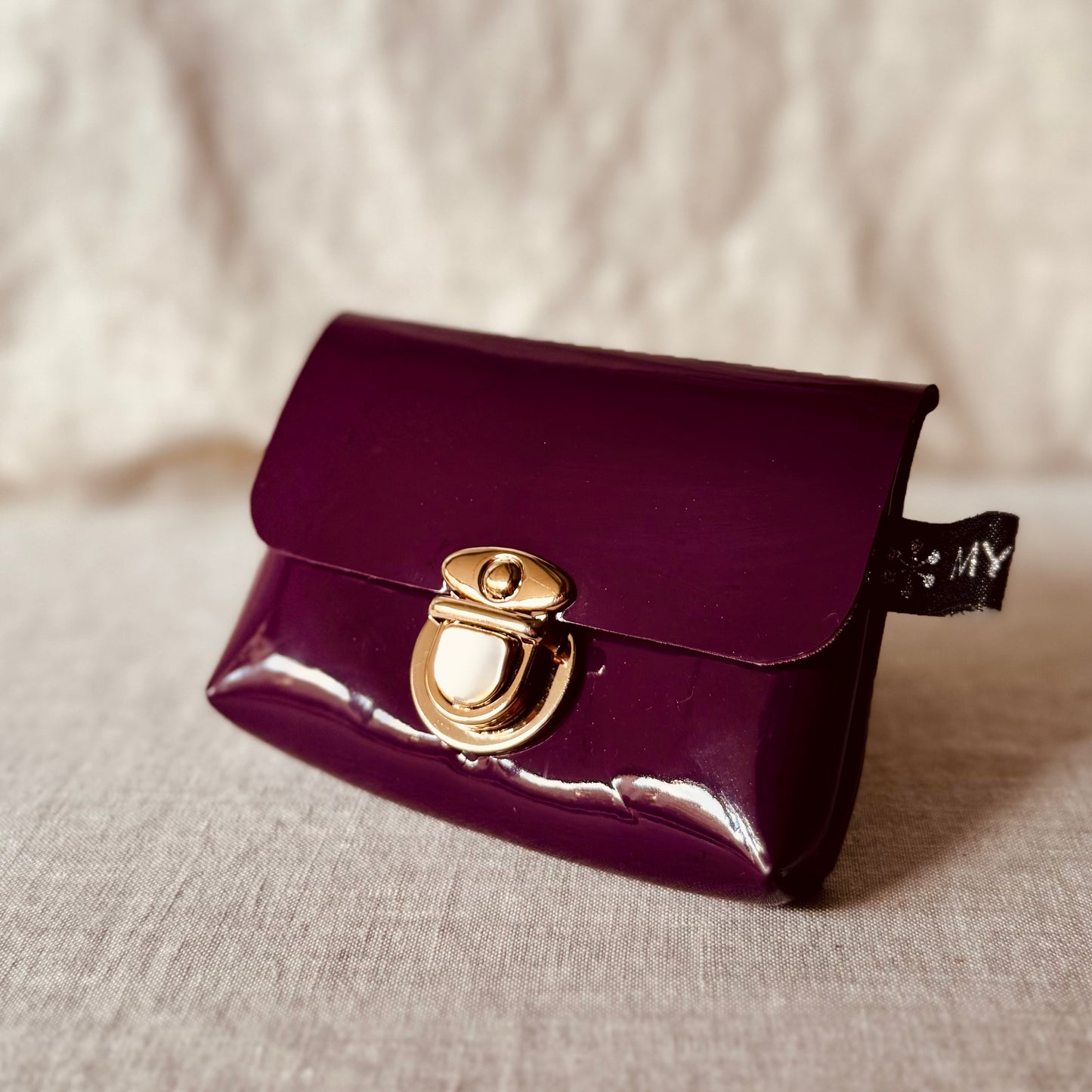 Mini Pochette en Simili Cuir – Pratique, élégante & scintillante !