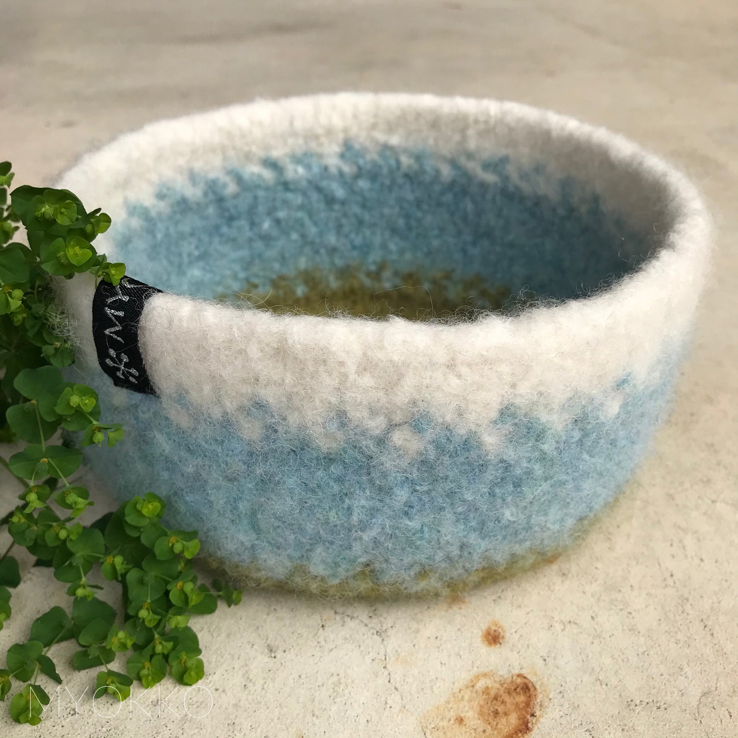 Panier en laine feutrée - divers coloris à choix