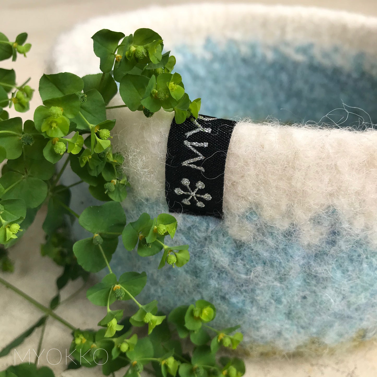 Panier en laine feutrée - divers coloris à choix