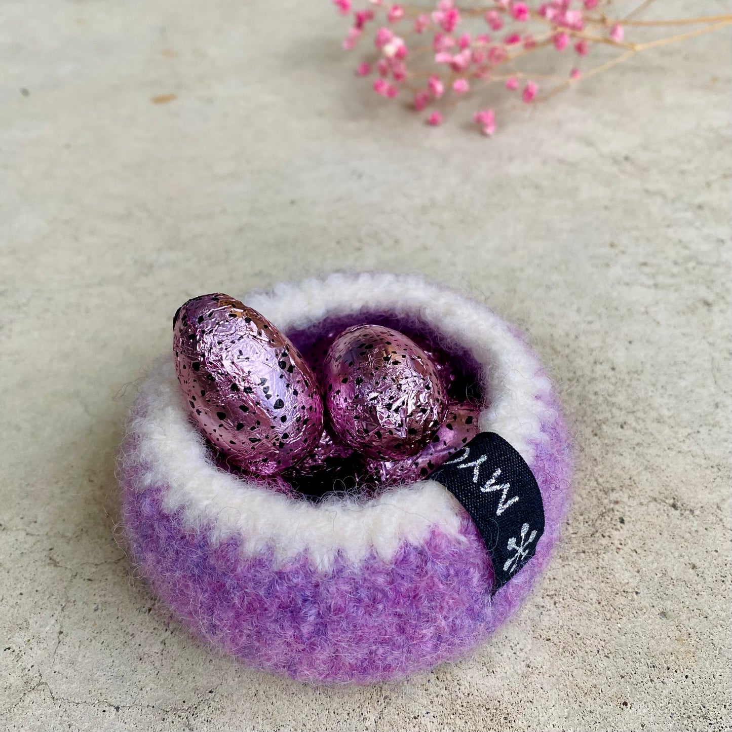Panier "super mini boule" en laine feutrée
